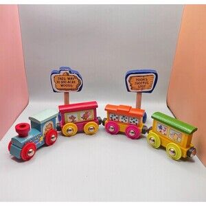 VTG Disney Winnie The Pooh Wooden Train Set (Bx T)